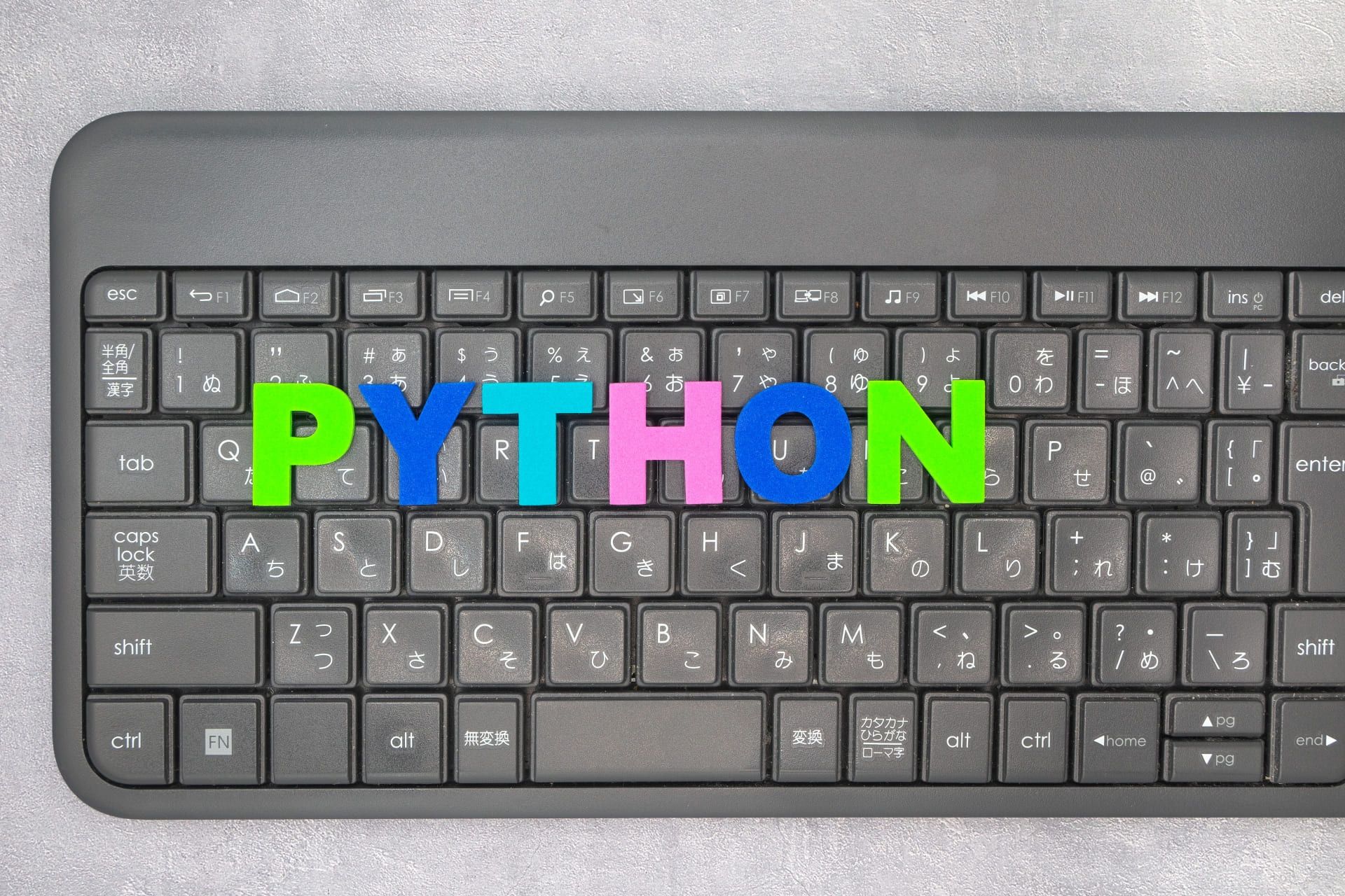 Pythonから機械学習に入門！概要や勉強法・活用できるライブラリも紹介