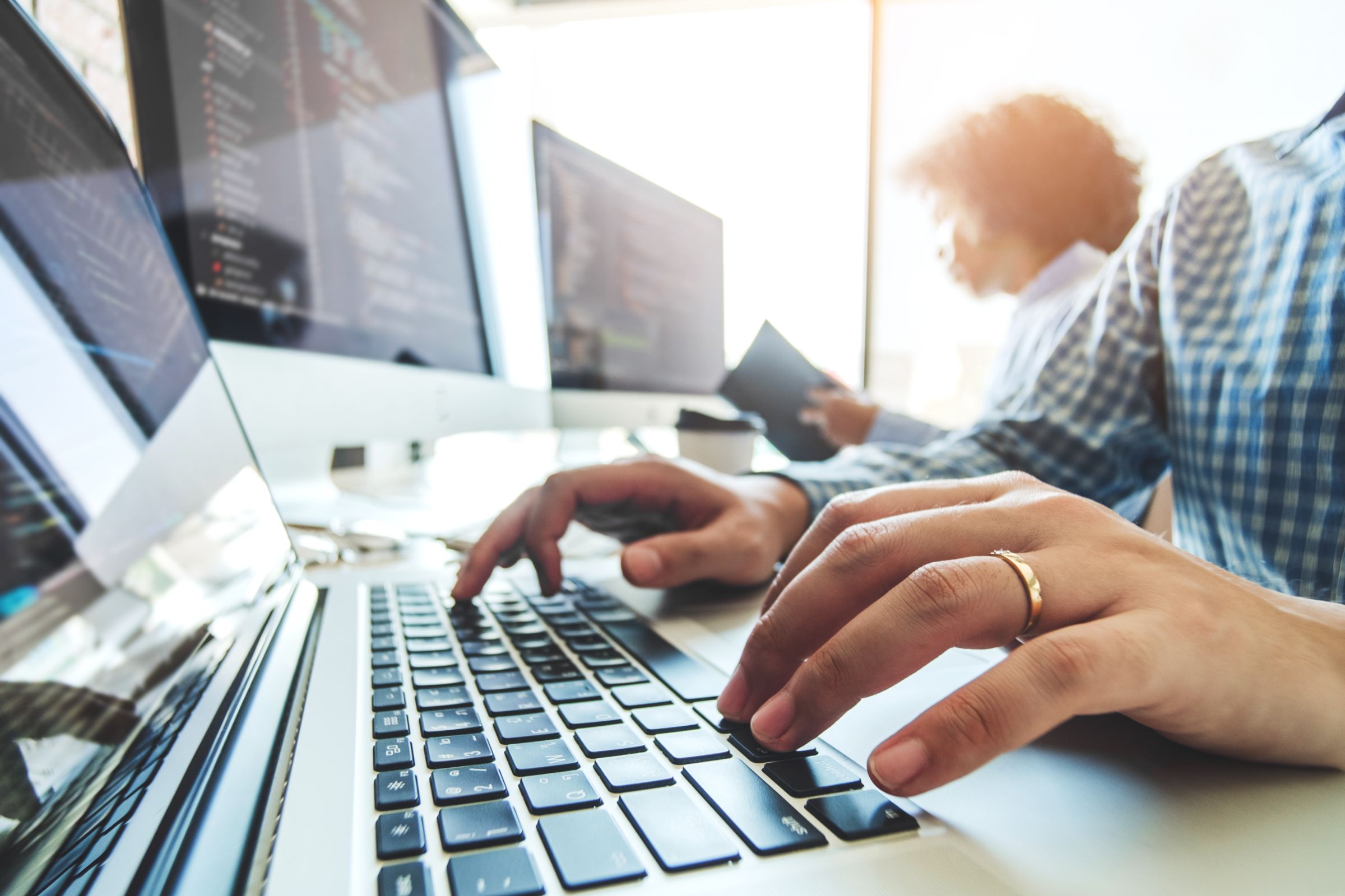 PythonでAI文章作成ツールを作成するメリットとは？必要なものとは